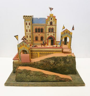 0021047 Model Castle With Guards ( H 50cm x 52 x 37 )