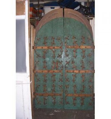 Church Arch Dble Doors Studded