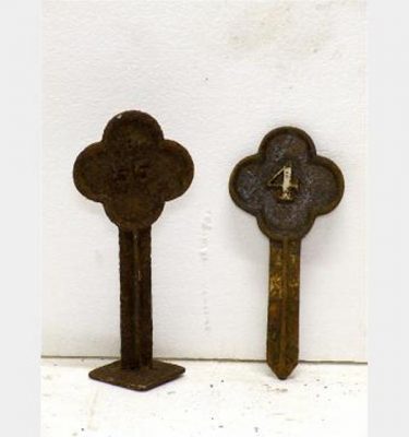 Grave No Plaques X16  Cast Iron 300Mm