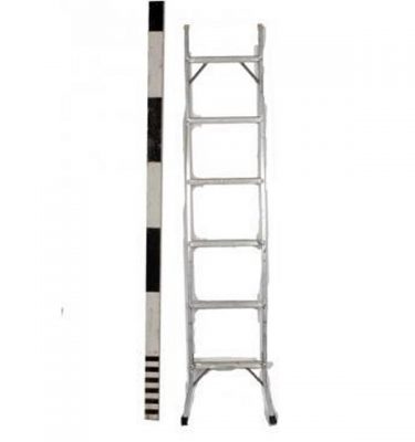 Metal Ladder 1825
