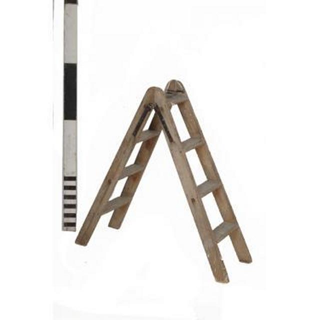 0065012 Step Ladder 1010 – Stockyard Prop and Backdrop Hire
