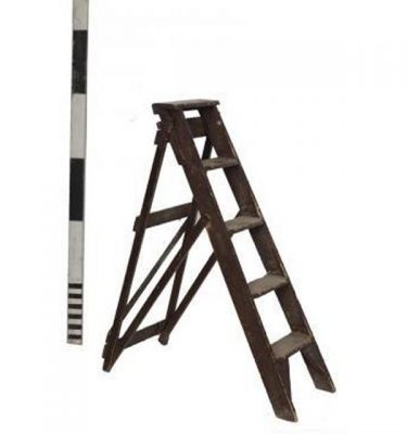 Wooden Step Ladder 1380