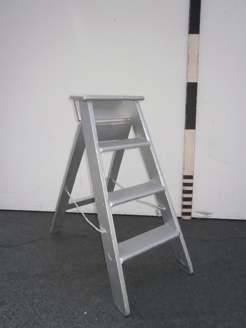 0065058 Wooden Step Ladder ( H 93cm ) – Stockyard Prop and Backdrop Hire