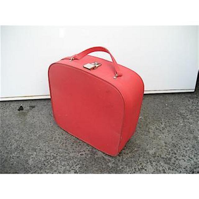 0069007 Red Vintage Vanity Case – Stockyard Prop and Backdrop Hire