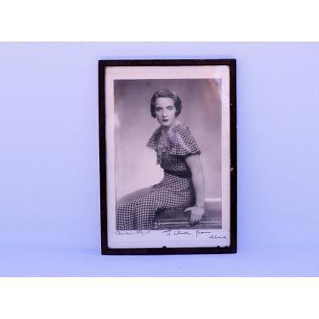 1930'S Girl In Dress B/W Photo 300X200