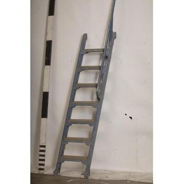 0089037 Navy Ships Steps 2135X360 – Stockyard Prop and Backdrop Hire