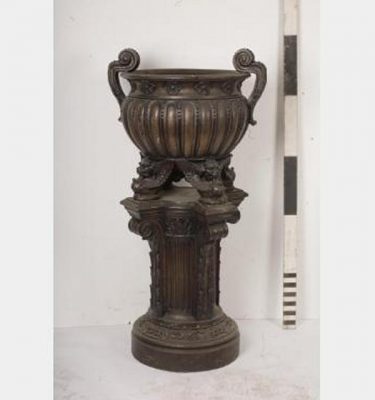 Urn On Plinth 2 Sections 1465X740D