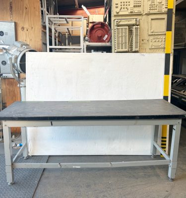 1180033 Lab Table ( H 85 cm x 210 x 75 ) x 4 off