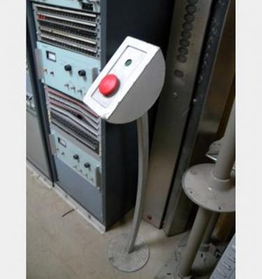 2910003 Red Button Freestanding Unit