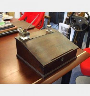 3900025 Clerks writing slope Desk With Lid