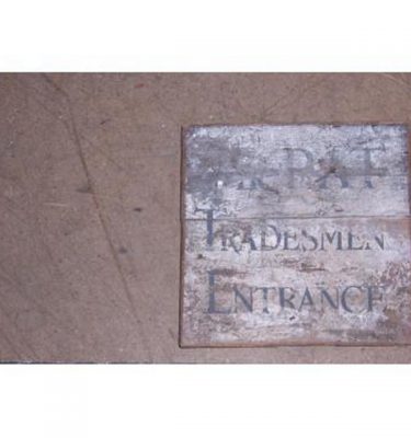 5500008 Tradesman Entrance
