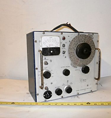 0326029 Signal Generator ( 31cm x 33 x 20 )