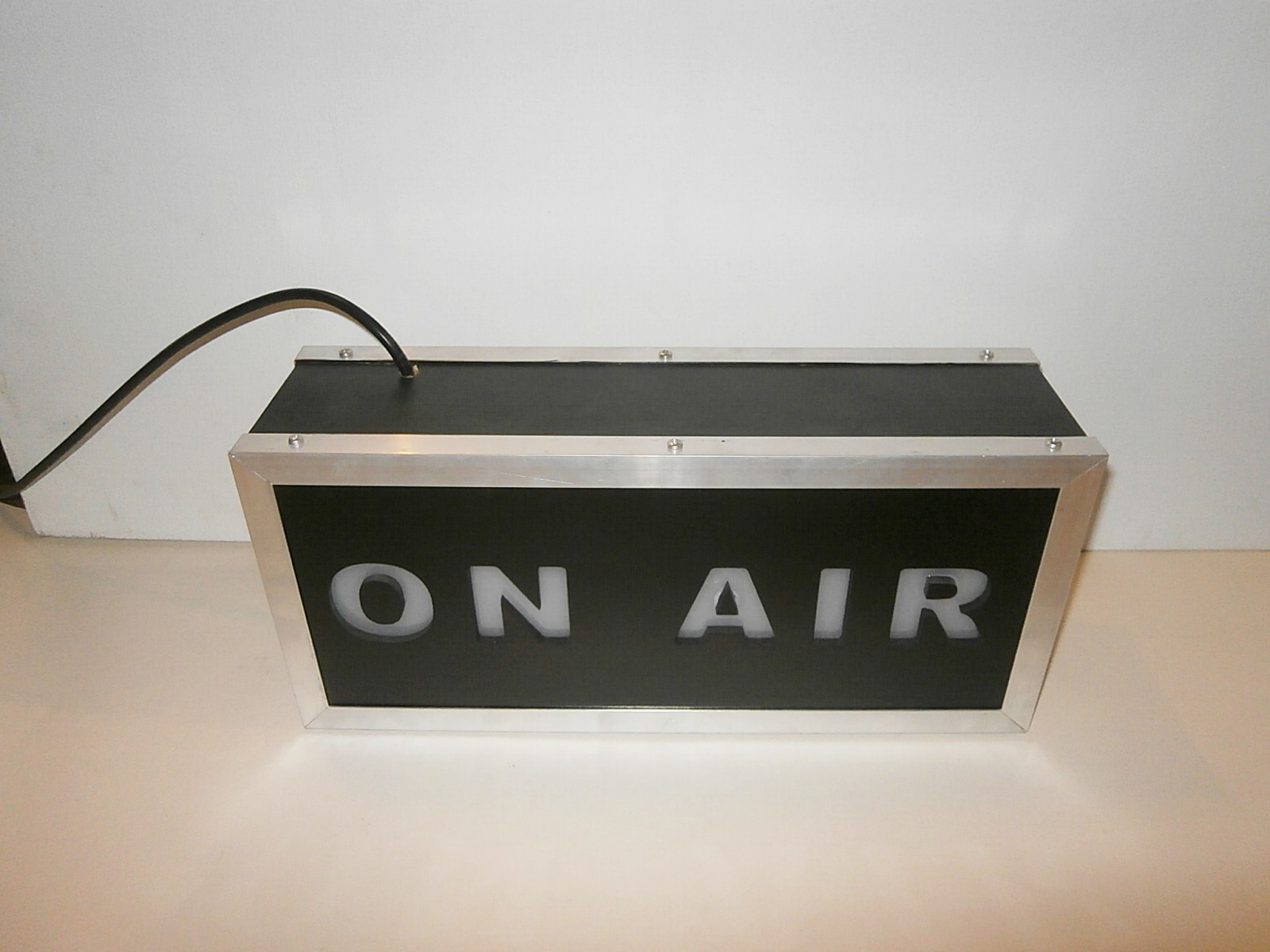 0160070 On Air Studio Lightbox ( H 20cm x 44 x 13 ) Stockyard Prop