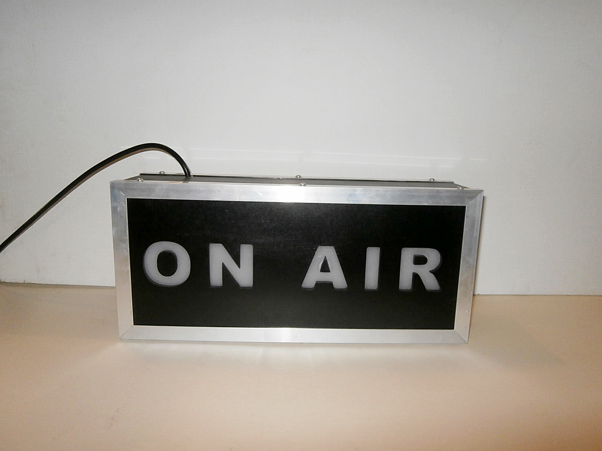 0160070 On Air Studio Lightbox ( H 20cm x 44 x 13 ) Stockyard Prop