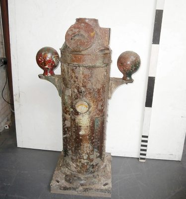 0089190 Binnacle ( H 141cm x 77 x 54 )