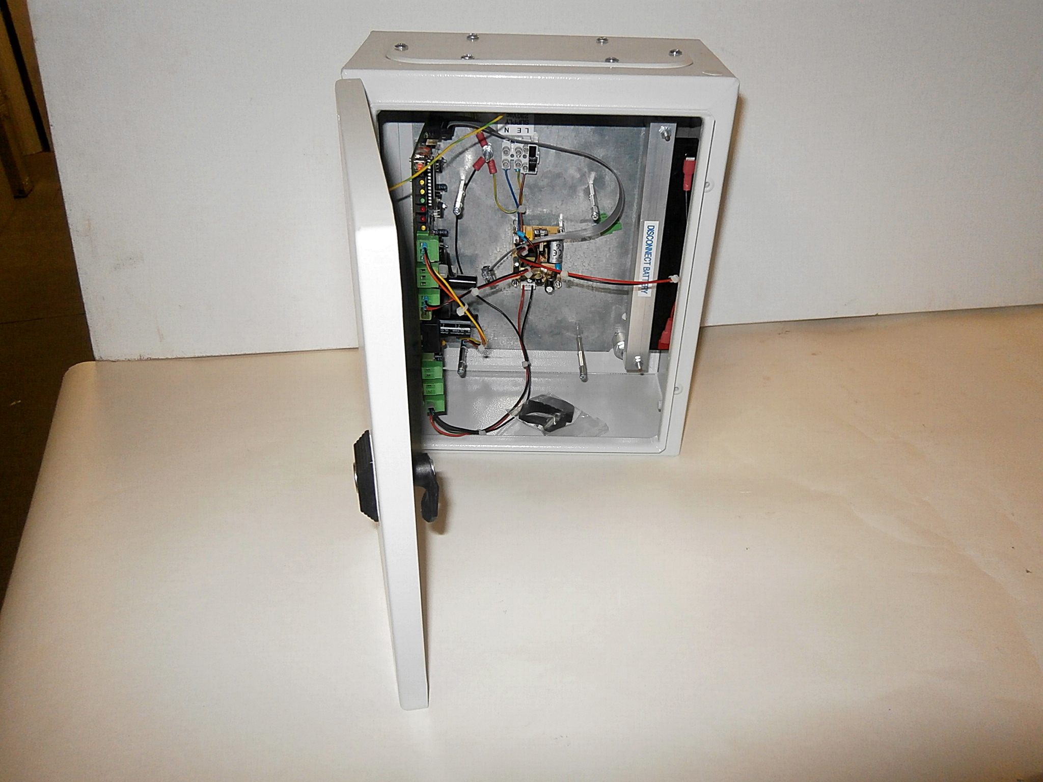 0310122 Modern Fuse Box ( H 30 x 25 x 15 ) Stockyard Prop and