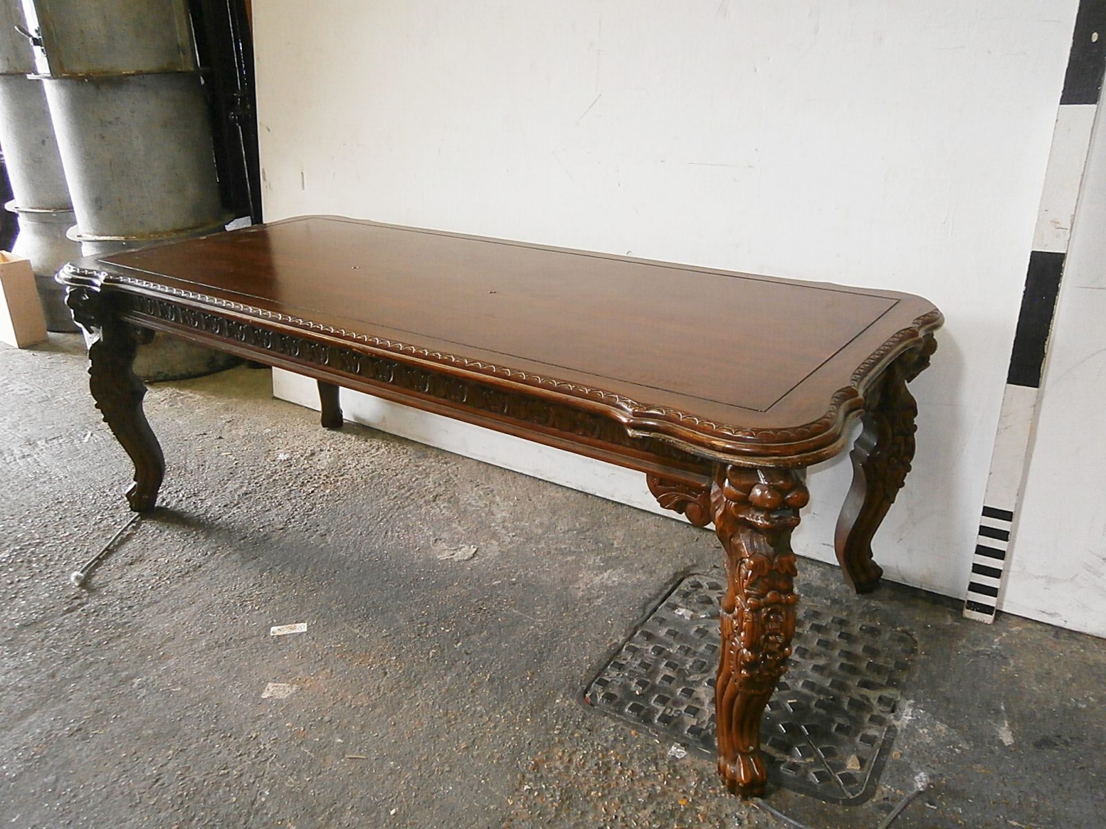 1180090 Large Solid Wood Table / Carved Legs ( H 80cm x 220 x 100 ) x