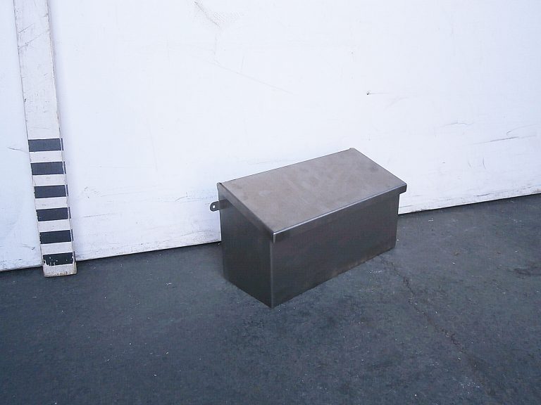 0039030 Stainless Steel Wall Mounted Small Storage Box With Lid ( H