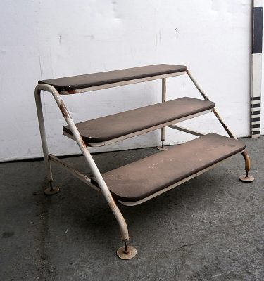 1210017 Three Step Treads ( H 58cm x 86 x 69 ) x 1off