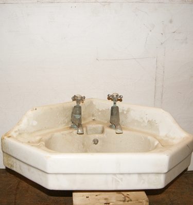 0011130 Corner Wash Basin ( H 33cm x 60 x 45 )