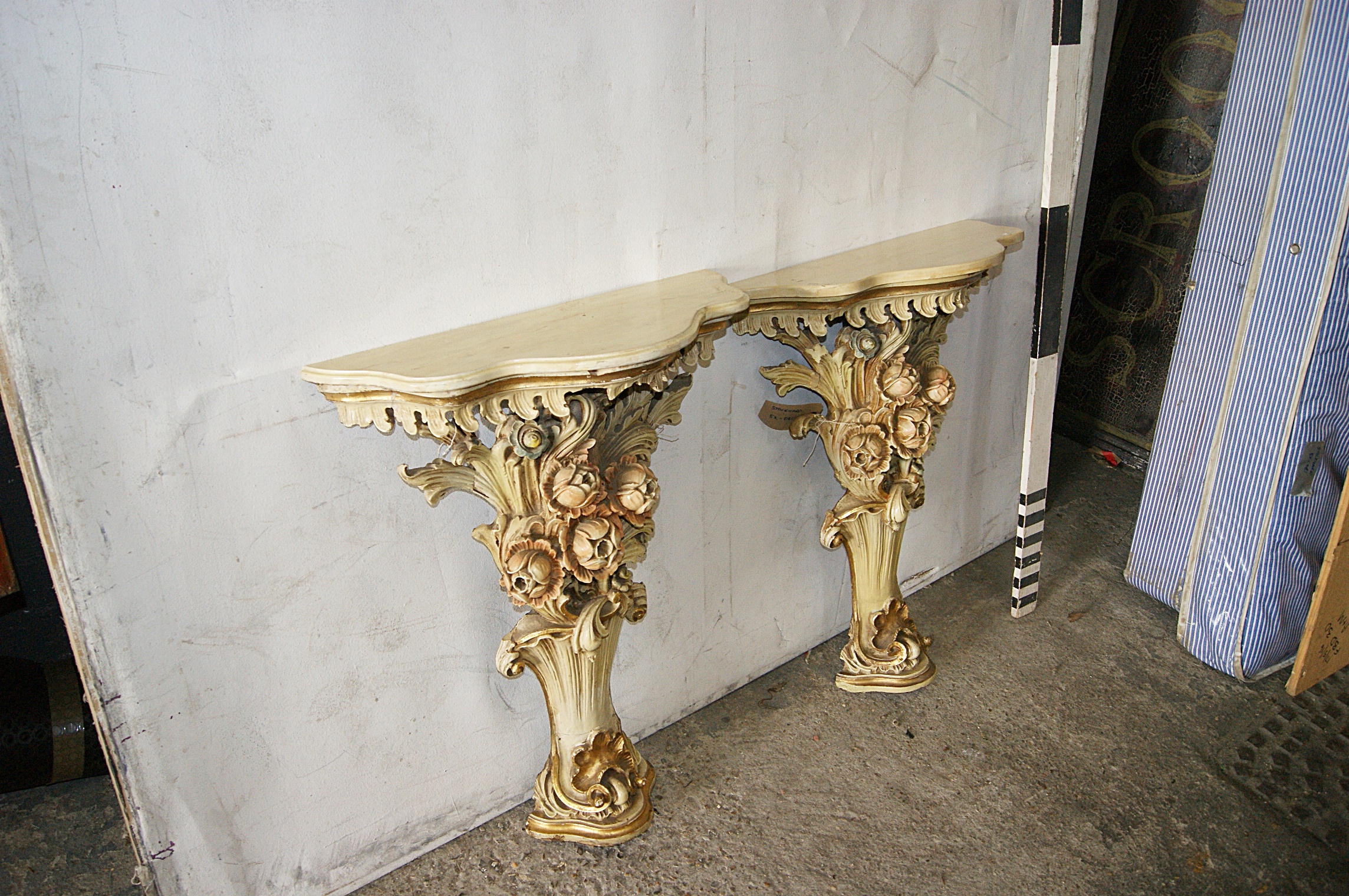 0074169 Decorative Pedestals ( H 88cm x 70 x 29 ) x 2 off – Stockyard
