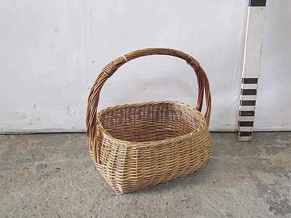 0410248 Carrying Wicker Basket ( H 47 cm x 39 x 37 ) x 1 off