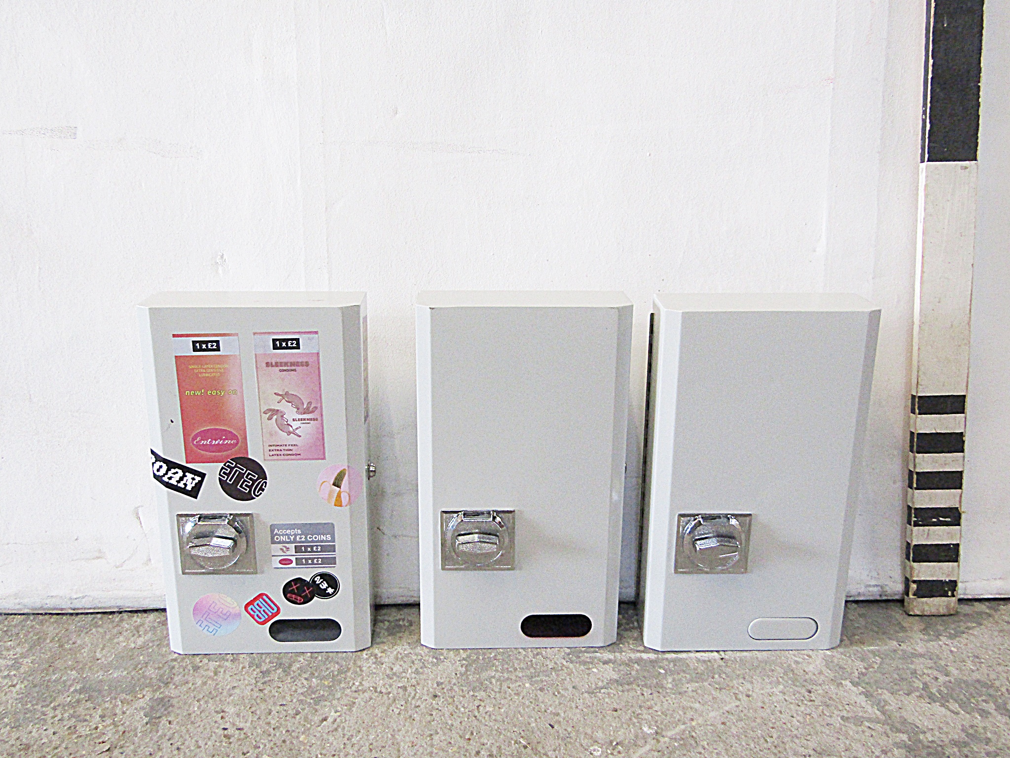 0740104 Small Metal Vending Machines ( H 45 cm x 25.5 x 9.5 ) x 3 off