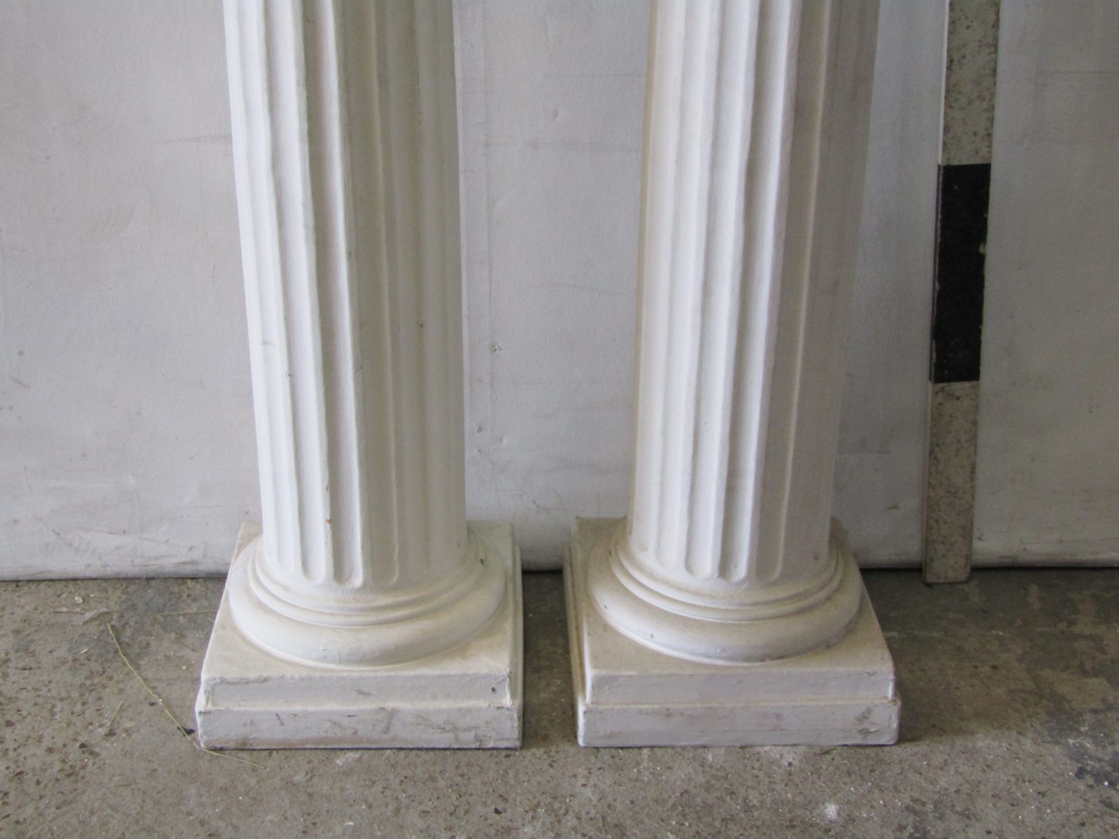 8600096 Fibreglass Fluted Doric Columns ( H 213 cm x 40 x 40 ) x 4 off