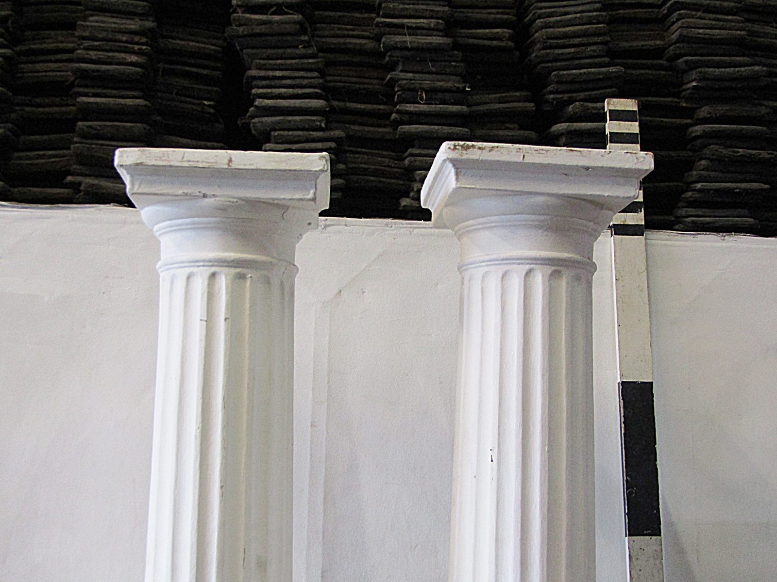 8600096 Fibreglass Fluted Doric Columns ( H 213 cm x 40 x 40 ) x 4 off
