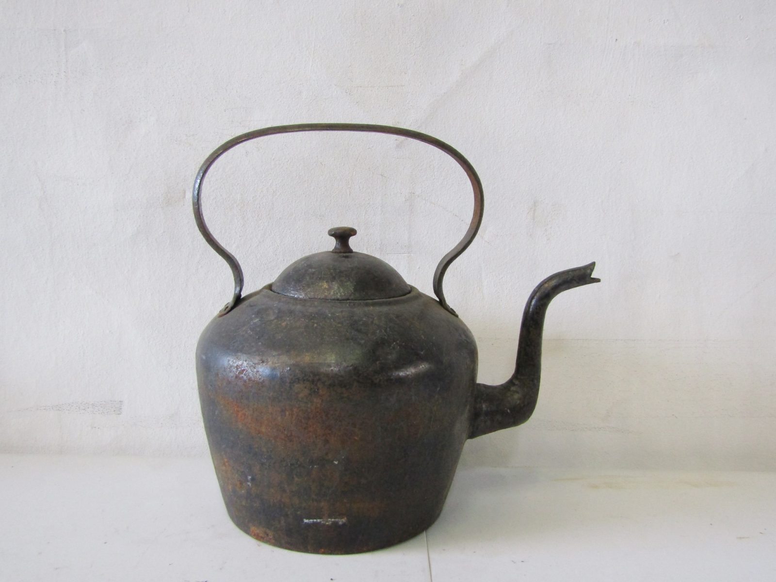 0330103 Large Iron Stove Kettle ( H 35 cm x 38 x 25 ) x 1 off Stockyard Prop and Backdrop Hire