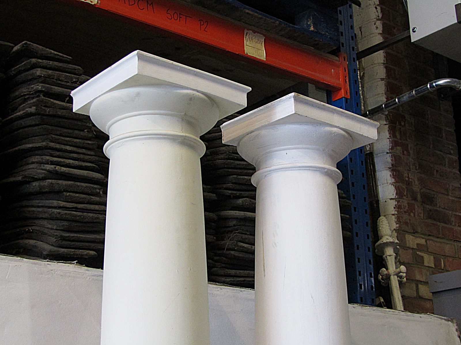 8600100 Fibreglass Smooth Doric Columns ( H 250 cm x 33 x 28 ) x 2 off