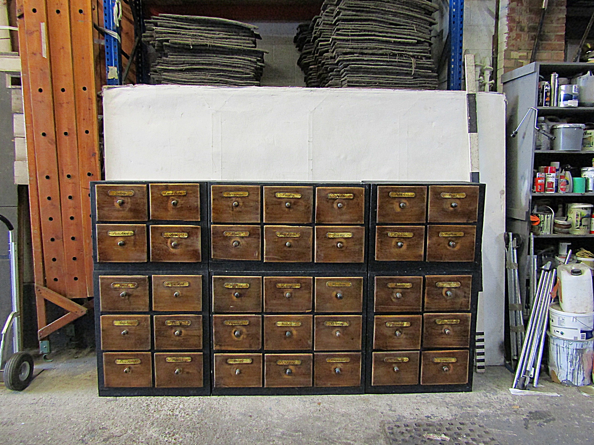 0063077 Apothecary Drawers / Made Of 6 Individual Sections ( H 146 cm x 256 x 40 ) x 1 off