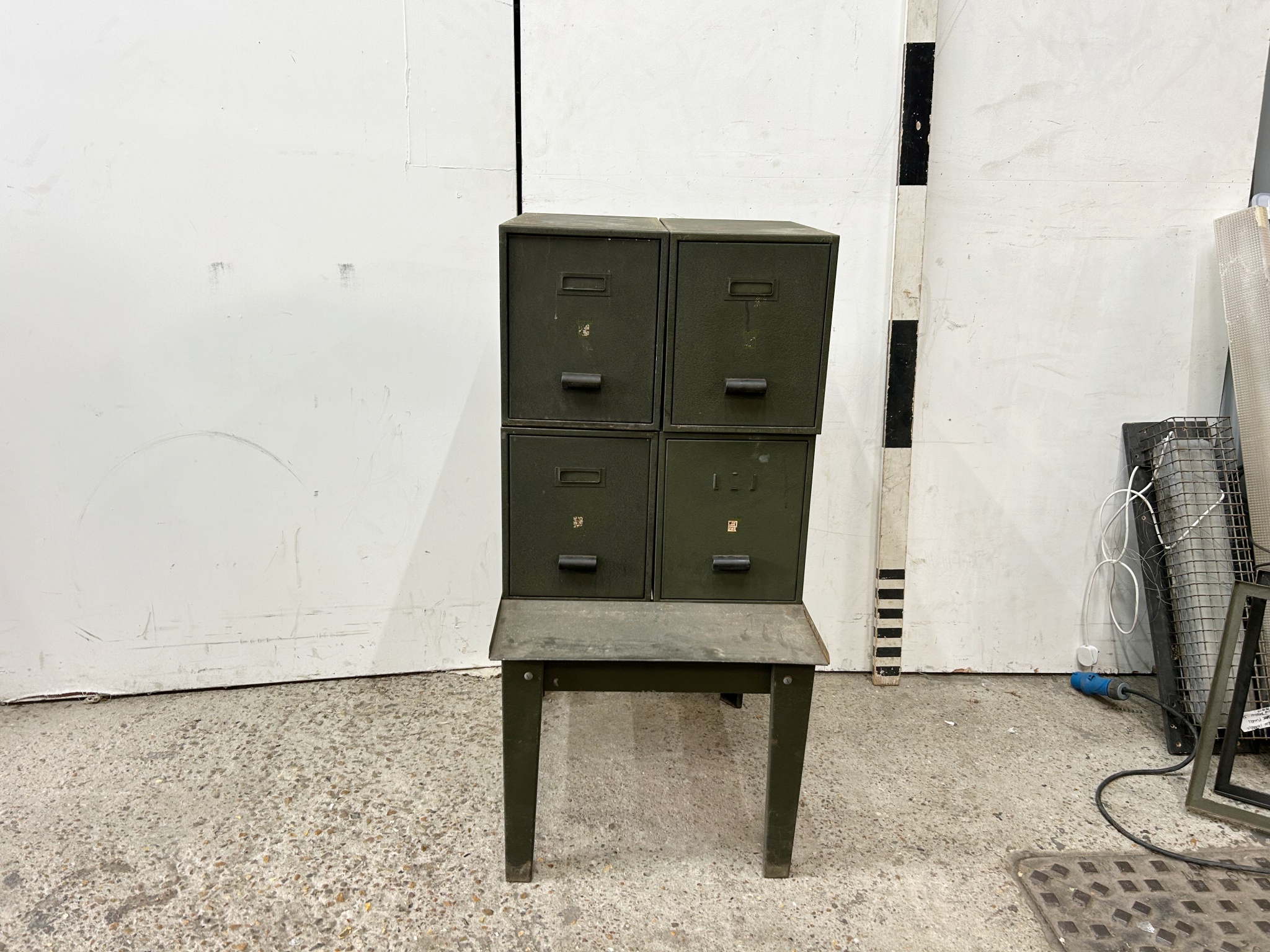 0006579 Green Army Modular Drawer Unit On Stand / Metal ( H 170 cm x 57 x 69 ) x 1 off - Image 6