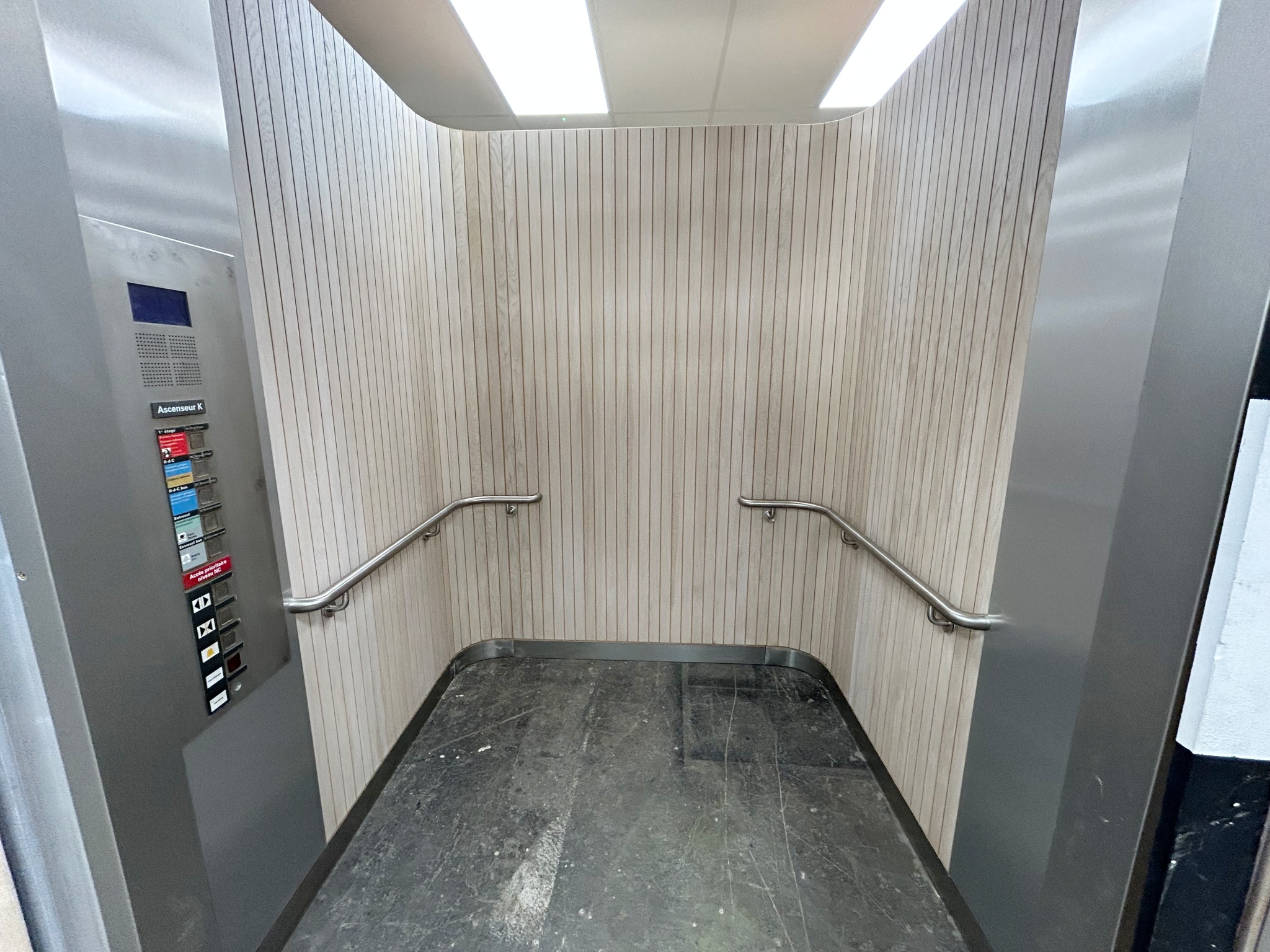 0067106 Modern Lift Interior Set / Wood Panel And Stainless Steel Detailing ( H 257 cm x 224 x 224 ) x 1 off - Image 4