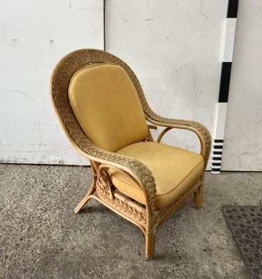 0085587 Vintage Rattan Armchair With Cushion ( H 102 cm x 77 x 75 ) x 1 off