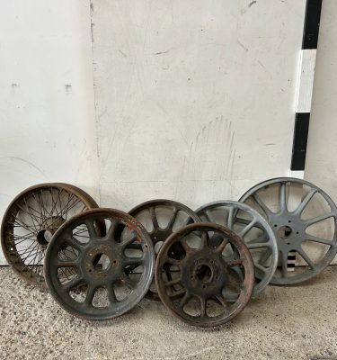 0810075 Assorted Wheels x 6 off