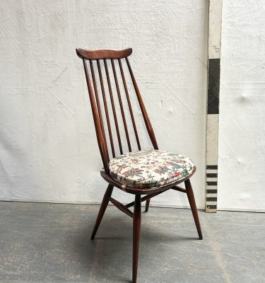 0085592 Wooden Spindle Back Chair ( H 97 cm x 44 x 40 ) x 5 off