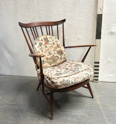 0085593 Vintage Spindle Back Elbow Chair ( H 84 cm x 69 x 48 ) x 1 off