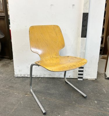 0085594 Cantilever Chair ( H 78 cm x 50 x 44 ) x 2 off