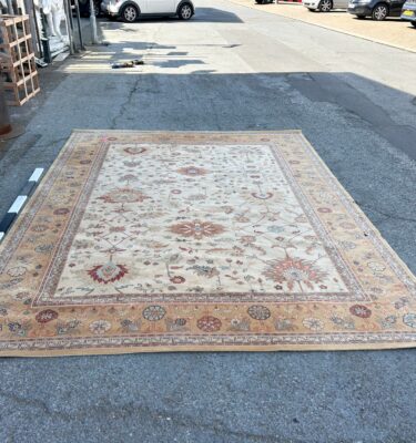 0250075 Traditional Patterned Rug ( H 363 cm x 275 ) x 1 off
