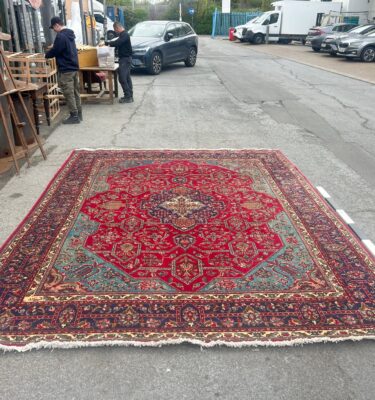 0250078 Persian Style Rug ( H 307 cm x 303 ) x 1 off