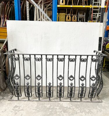 0690060 Ornate Cast Iron Balcony Railing ( H 92 cm x 191 x 65 ) x 1 off