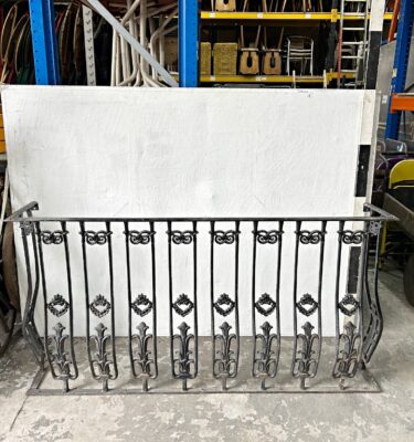 0690061 Ornate Cast Iron Balcony Railing ( H 93 cm x 190 x 40 ) x 1 off