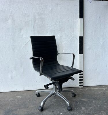 0085614 Black Leather Office Chair ( H 93 cm x 56 x 60 ) x 2 off