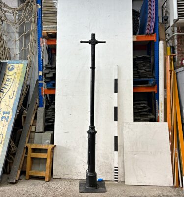 2500199 Pie Crust Victorian Lamp Post ( H 294 cm ) x 15 off