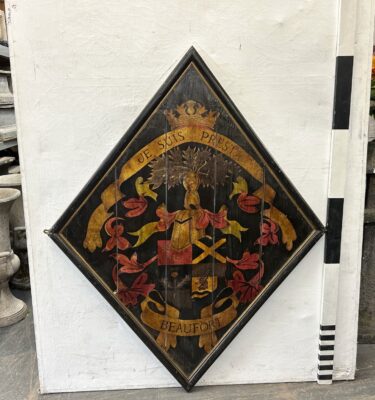0073192 Heraldic Crest Wall Panels ( H 157 cm x 125 ) x 2 off