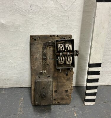 0314025 Period Fuse Board ( H 45 cm x 29 x 12 ) x 1 off