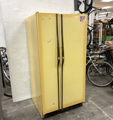 0660035 Vintage American Fridge ( H 168 cm x 82 x 74 ) x 1 off