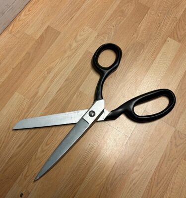 0670043 Oversized Tailor's Scissors ( 61 x 21 ) x 1 off