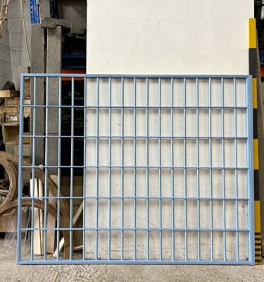 0770117 Wooden Prison Bars ( H 185 cm x 230 ) x 7 off